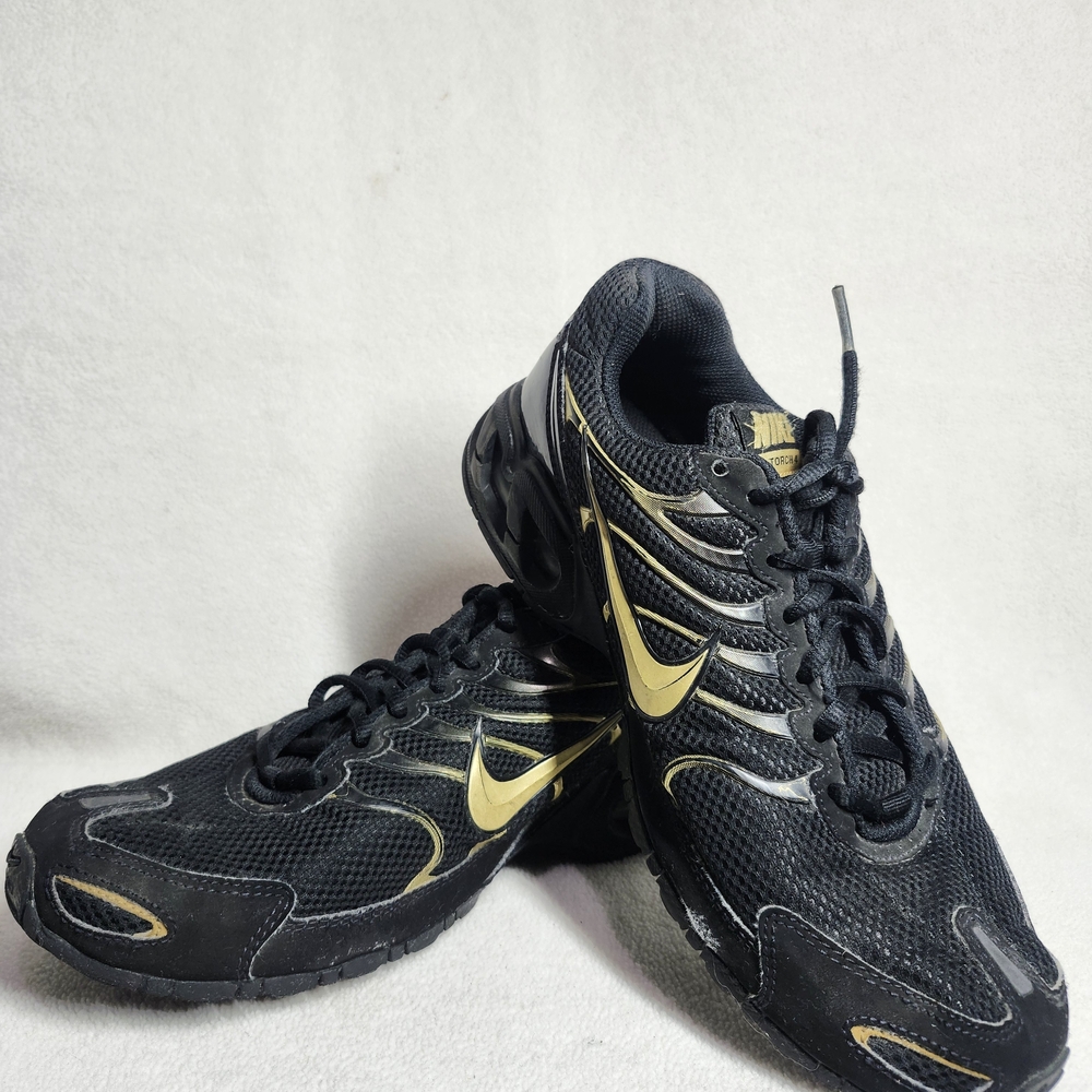 Nike Men's Black and Gold Athletic Sneakers